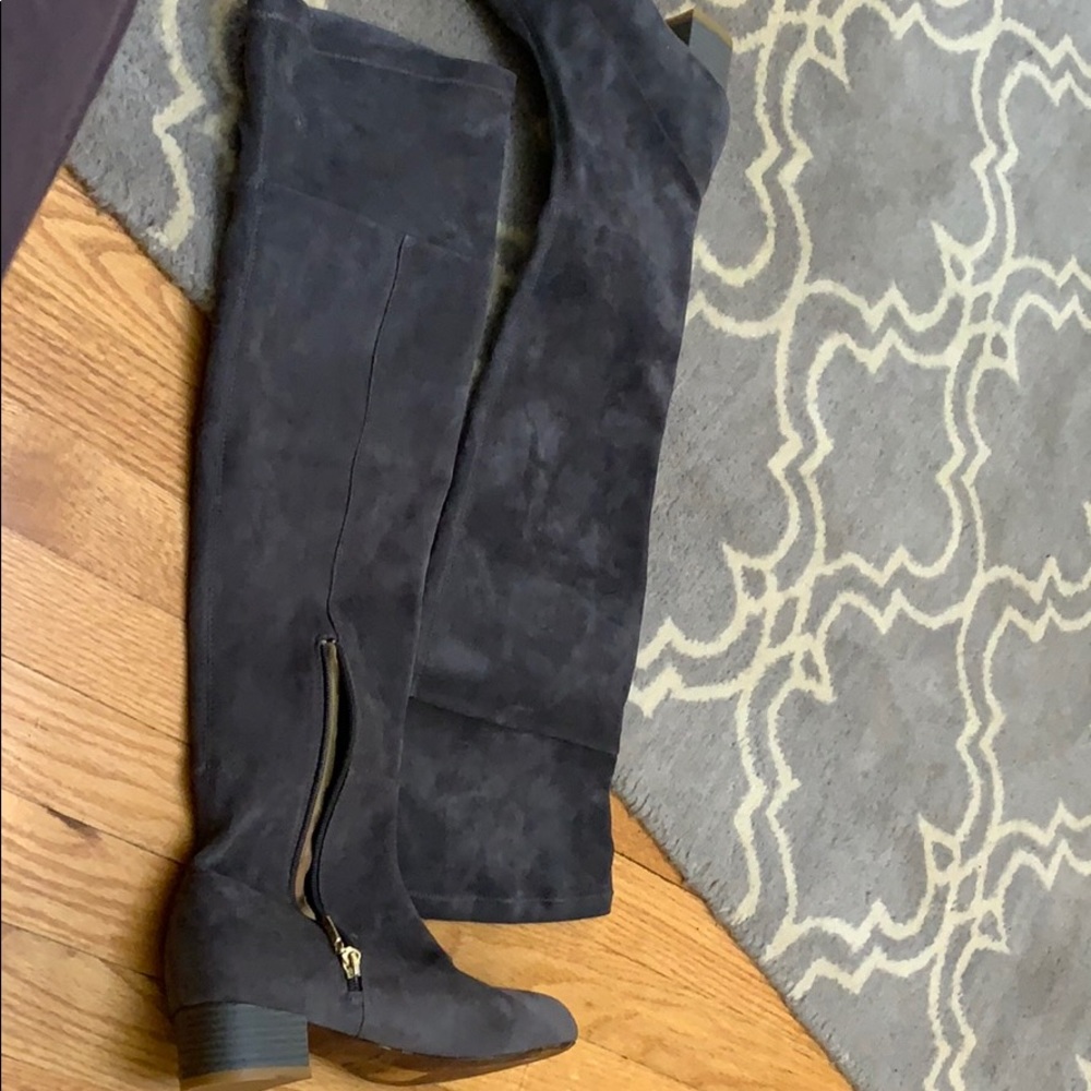 Boots - Picture 2 of 5
